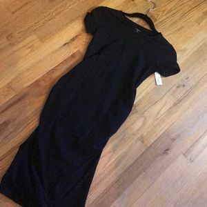 Maternity black short sleeve fitted dress!